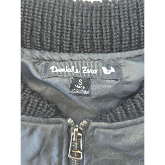 Double Zero Womens Black Faux Leather Jacket Small Cream Cable Knit Sleeves - Picture 4 of 7